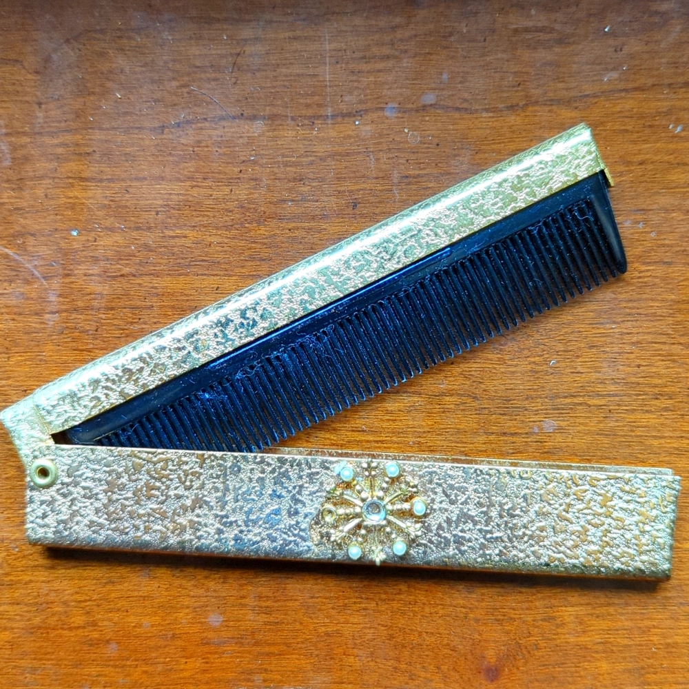 1950s gold compact brush